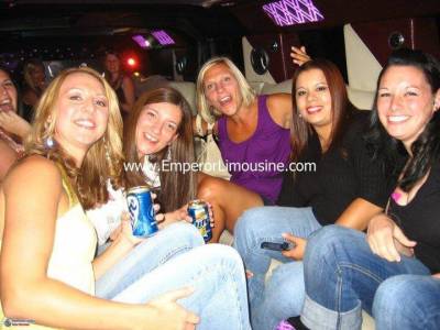 Party bus for bachelorette party in Chicago